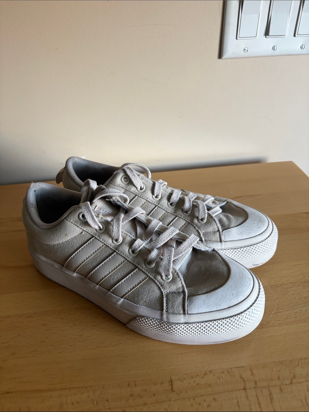 Adidas Bravada 2.0 Platform IE2307 Womens Beige White Athletic Sneaker Size 9
